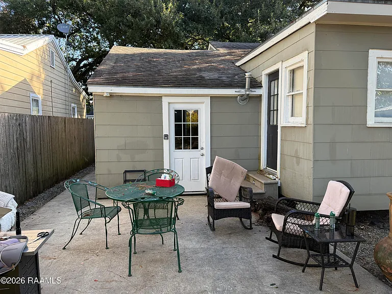 741 Saint Louis St — Photo 3