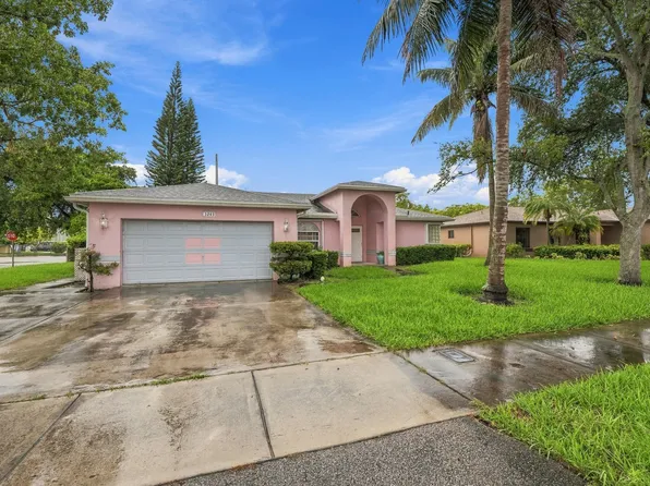 3243 NW 43RD Place, Oakland Park, FL 33309