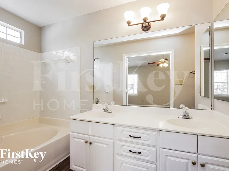 3105 Denhem Ct — Photo 10