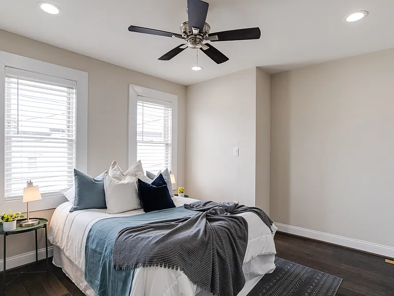 442 N Linwood Ave — Photo 13