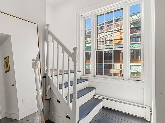 4th image of 73 Daniel St #6