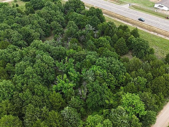 4th image of 102 N Highway Dr