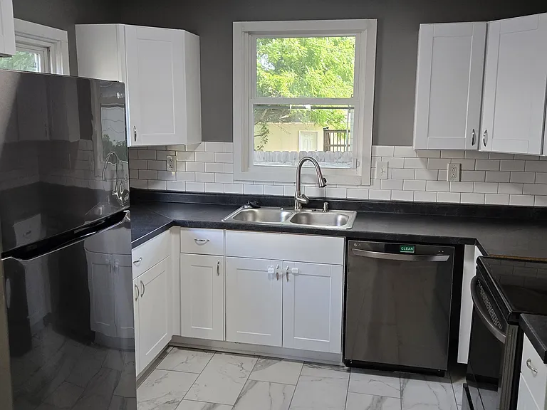 5622 Wayne Ave — Photo 5