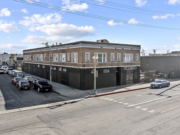 3rd image of 3800 S Grand Ave