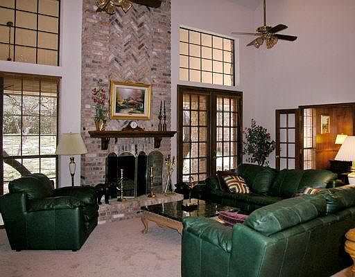 3rd image of 535 STONEWOOD DR