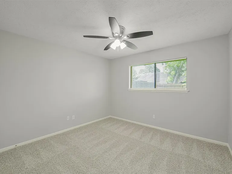 21323 Park Bluff Dr — Photo 42