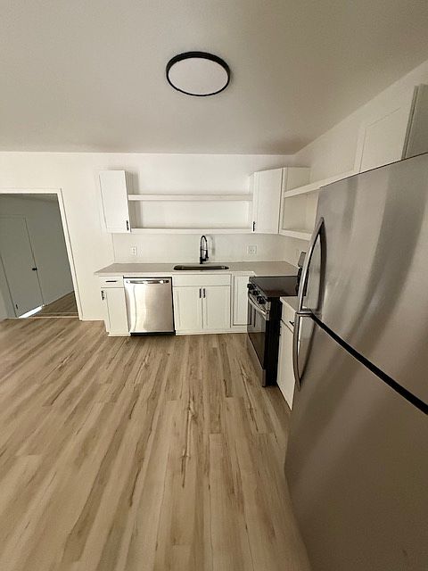 1st image of 10924 Beverly Hills Dr