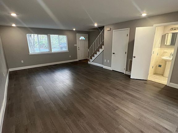 2nd image of 55 David Ter APT 10