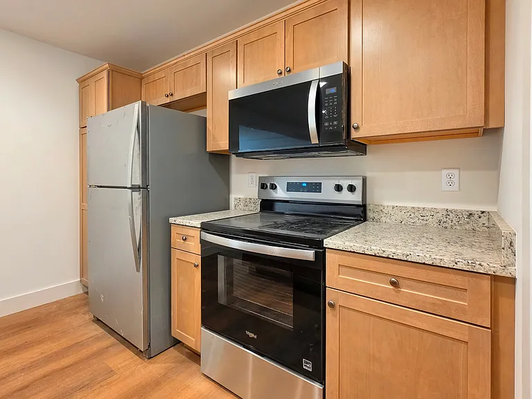 267 Locust St — Photo 8
