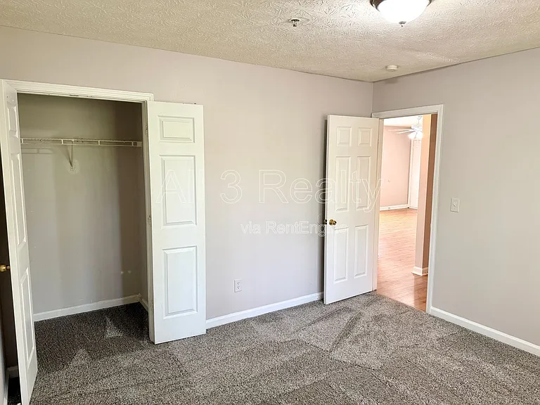 111 W Burke St #C4 — Photo 9