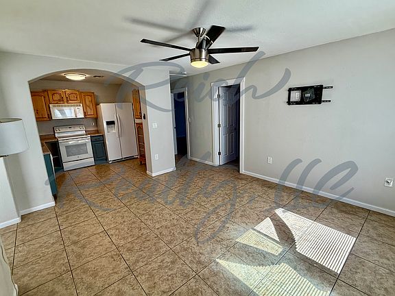 5th image of 612 W 1st St #2