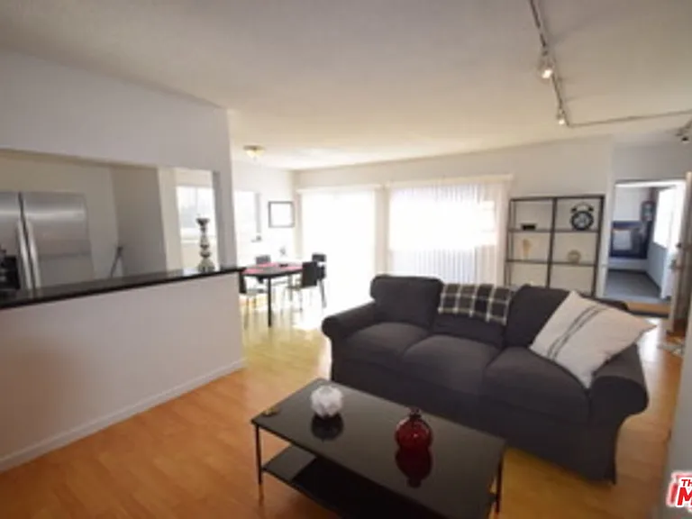 1940 Carmen Ave #PENTHOUSE — Photo 3