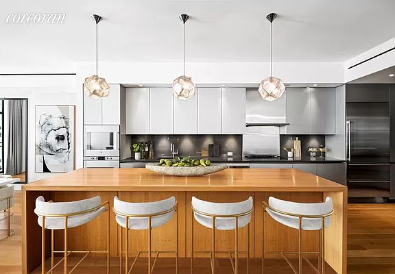 4th image of 71 Reade St APT 4A