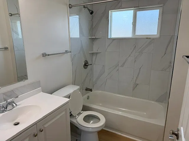 2020 California St #18 — Photo 4