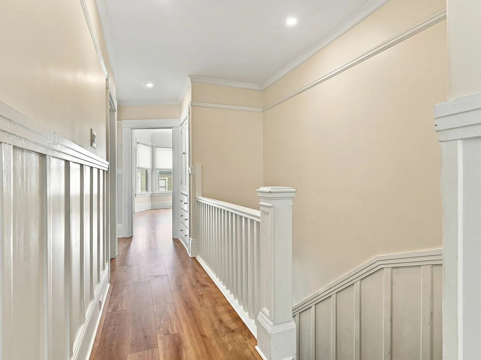 Elegant, Large Polk & Union Flat 3bd 2ba + Garage Parking — Photo 3