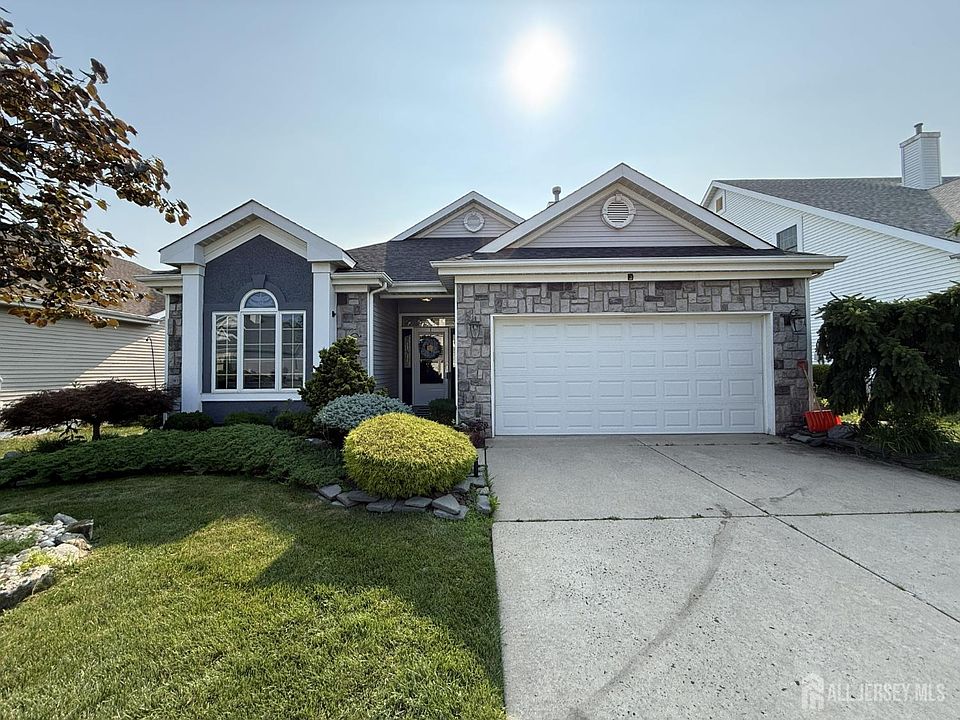 1st image of 21 Westminster Dr