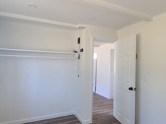 5th image of 105 Magnolia Ave