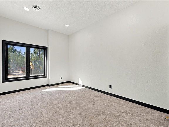 4th image of 11287 Eastwind Ct