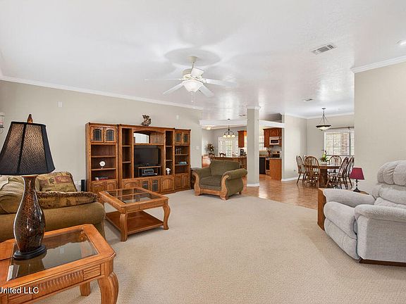 4th image of 12805 Larue Rd