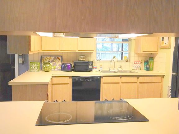 5th image of 607 Woodhill Ct