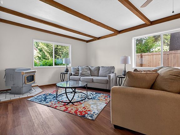 4th image of 2245 Devos St