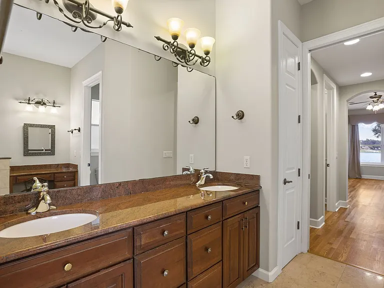 5554 Palm Lake Cir — Photo 33