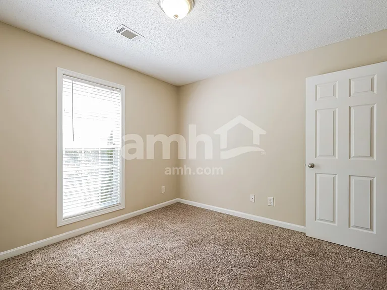 1633 Amalie Dr — Photo 12