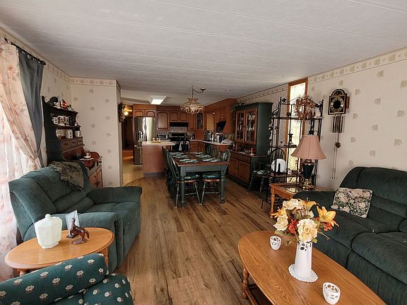 5th image of 9839 Lakeshore Rd #5