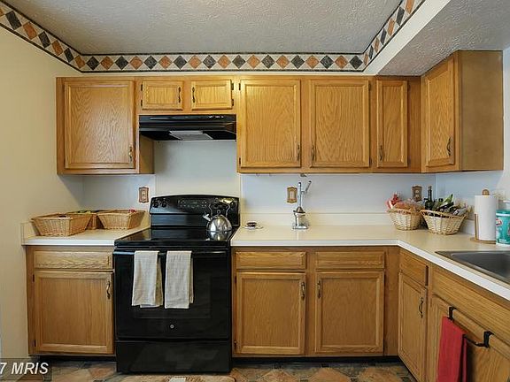 5th image of 623 Tuckahoe Creek Ct