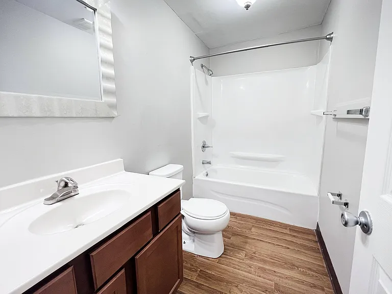 Sharondale Woods Apartments — Photo 83