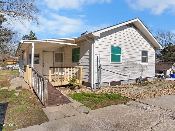 3rd image of 102 Glendale Ln