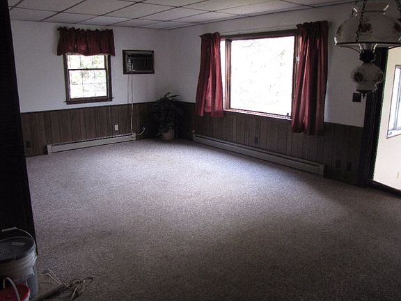 3rd image of 32734 Water St