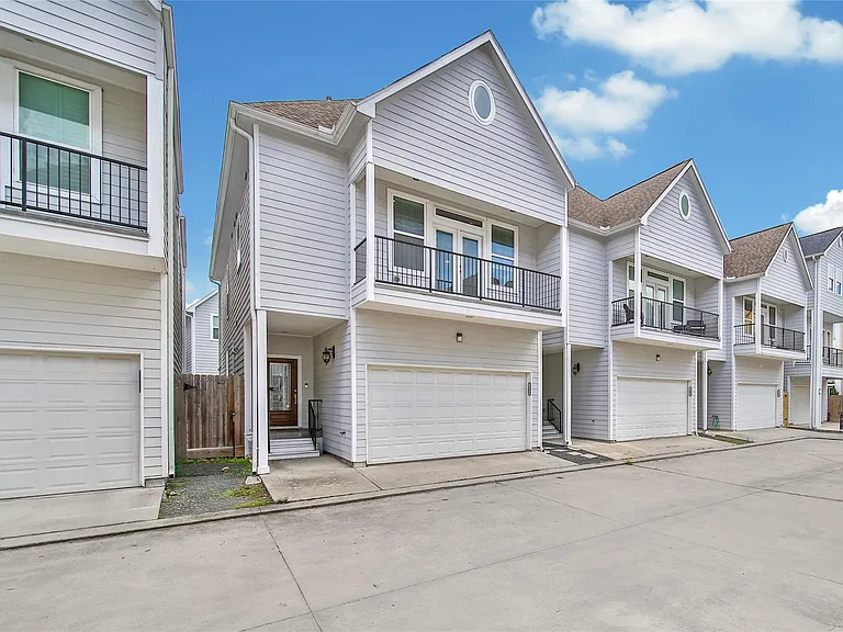 1808 Napa Creek Ln — Photo 2