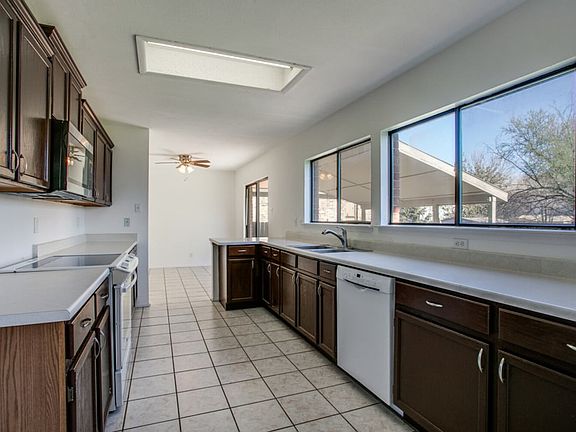 5th image of 8026 Manderly Pl