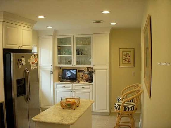 4th image of 2953 Lake Louise Dr