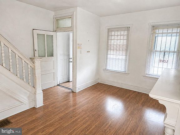 4th image of 5712 Commerce St