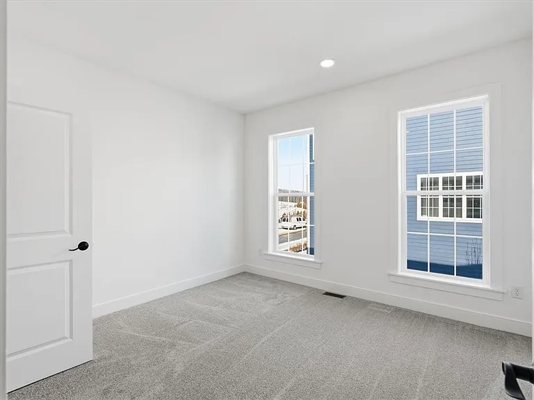 302 Highbridge Ln — Photo 23