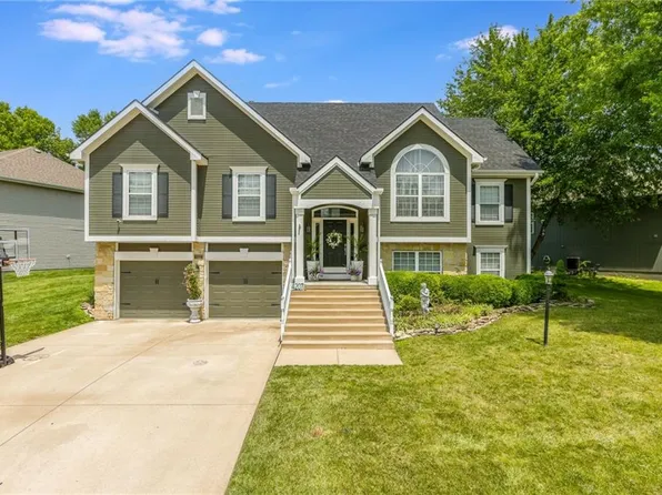 4207 Kensington Dr, Saint Joseph, MO 64506