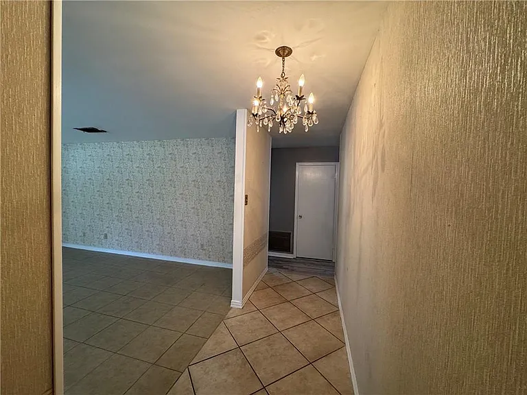 1054 Gallen Ct — Photo 9