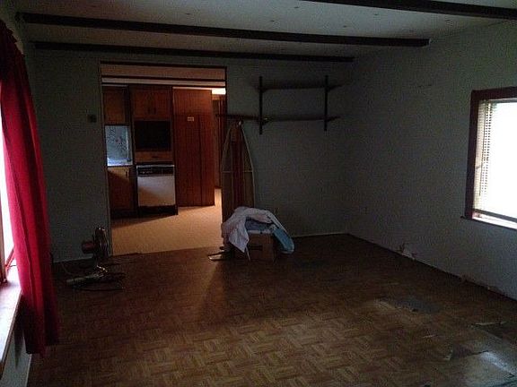 3rd image of 66359 Markham Dr