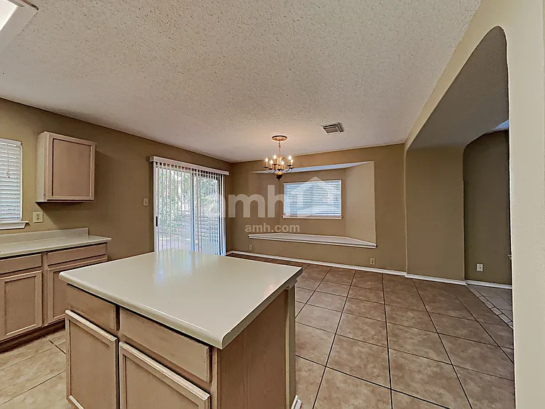 10542 Westfield Pl — Photo 5