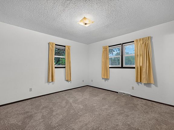 5th image of 130 Andrews Dr