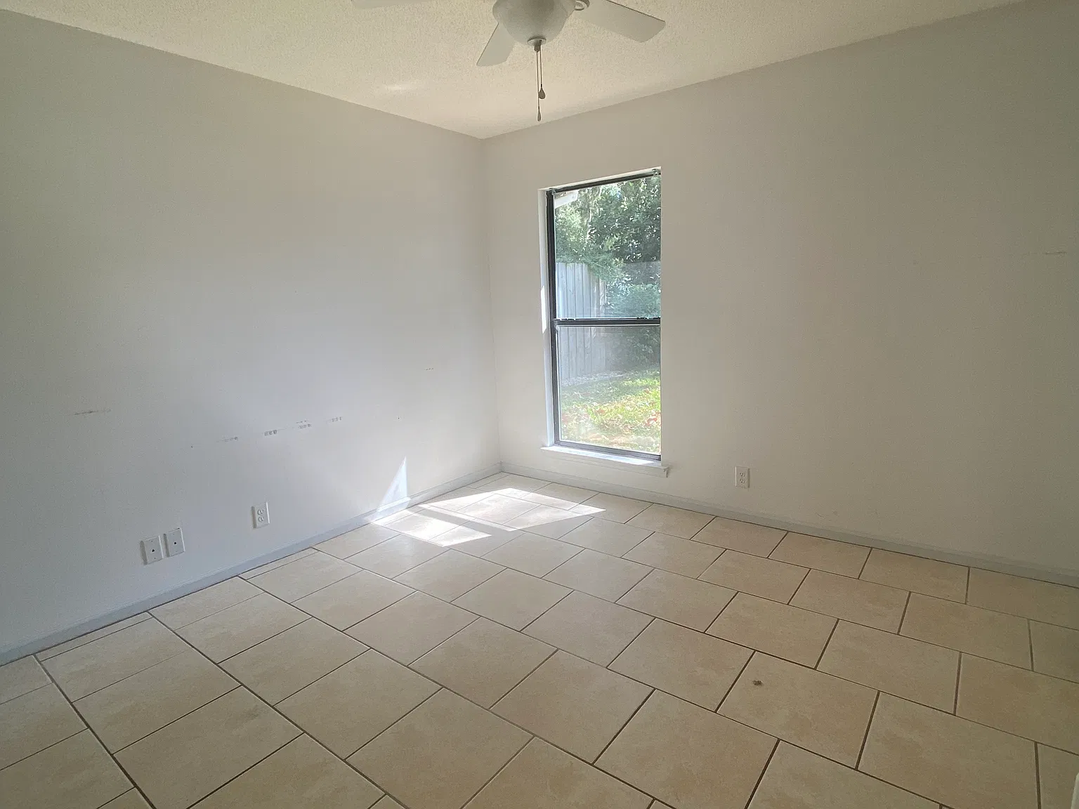 2 bed, 800 sqft, $2,300 — Photo 4