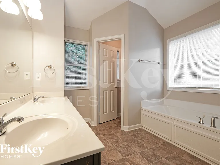 3810 Riversong Dr — Photo 14