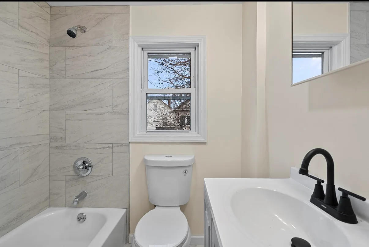 2 bed, $2,099 — Photo 2