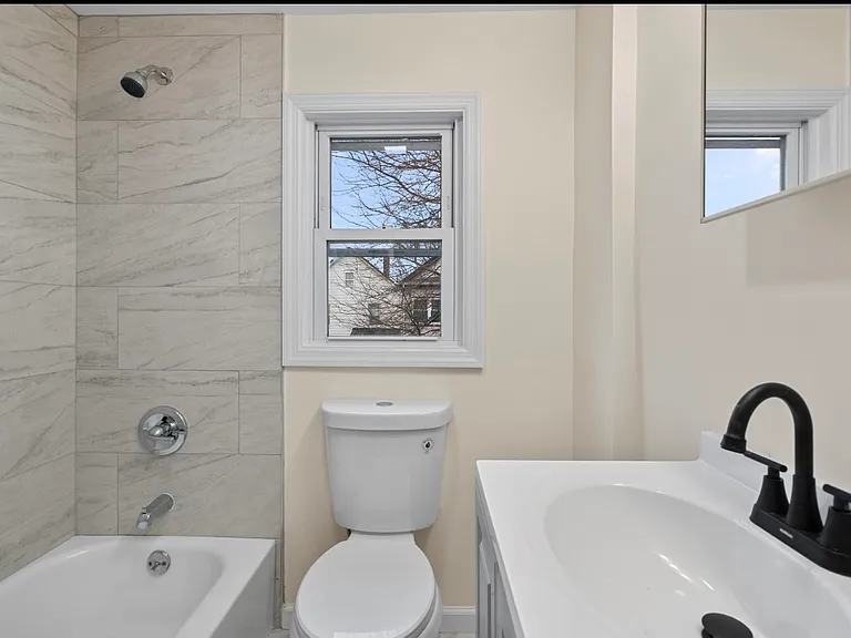 35 Delaware St — Photo 2