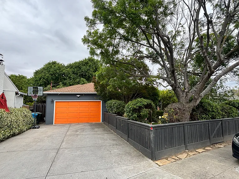 172 Wisteria Dr — Photo 44