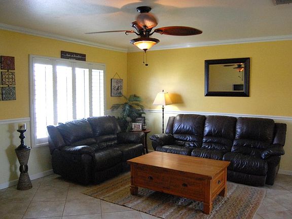 4th image of 558 SE Thanksgiving Ave