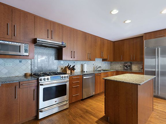 2nd image of 1430 Country Ln