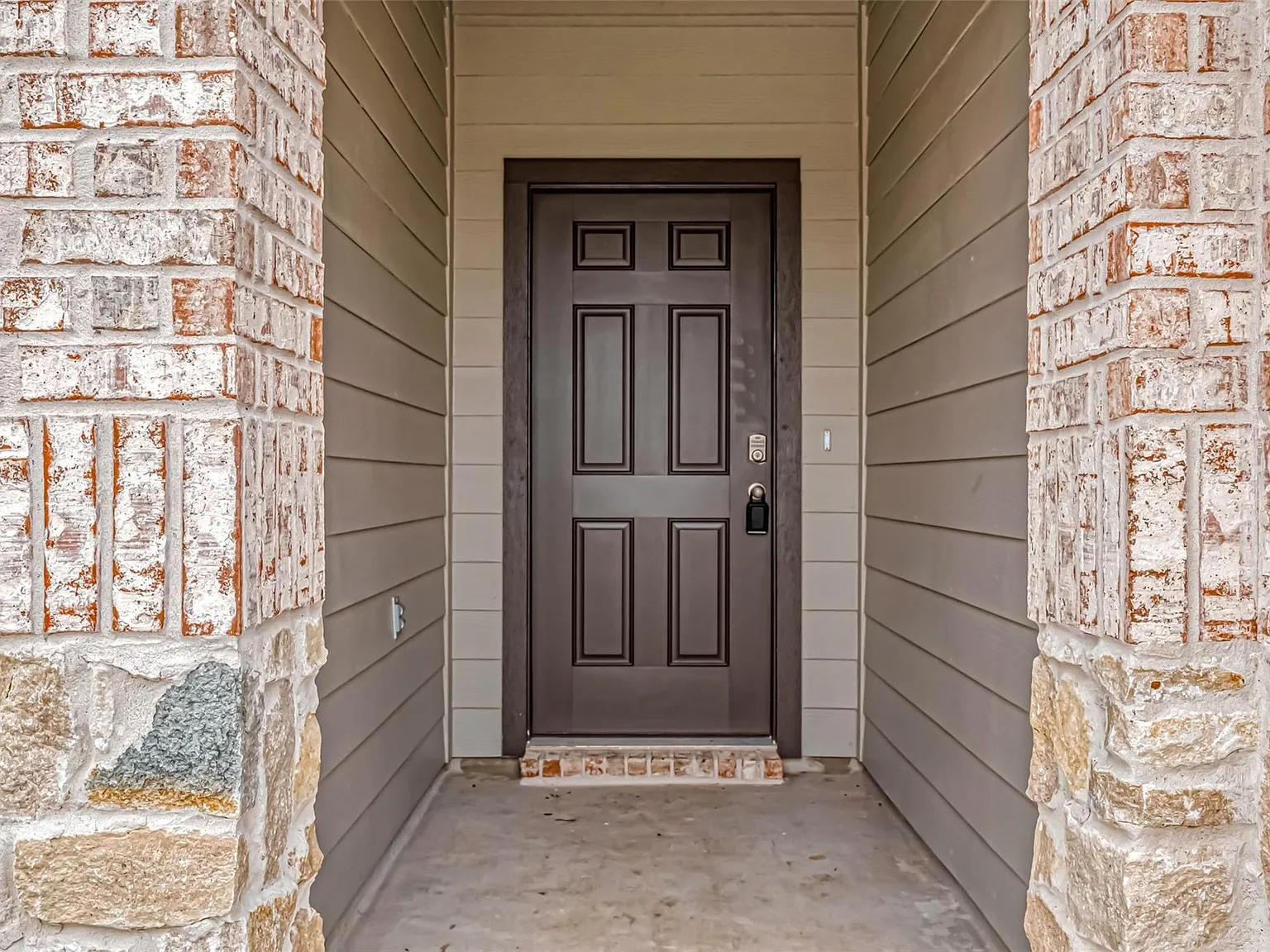 4 bed, 3.0 bath, 2193 sqft, $2,700 — Photo 3